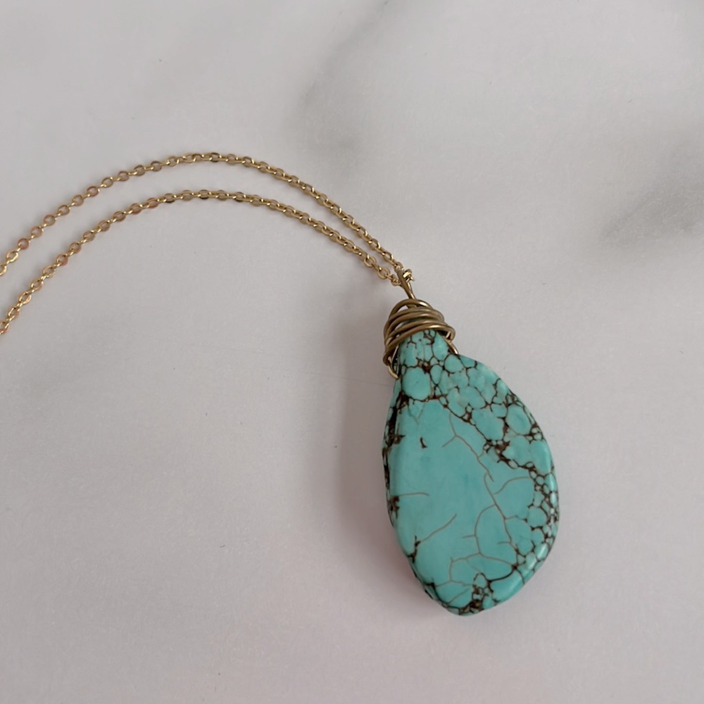 Howlite Chunk Necklace